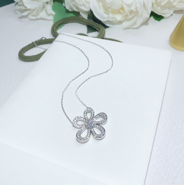 designer jewelry four leaf clover necklace set pendant necklaces bracelet stud earring gold silver mother of pearl green flower necklace lin
designer jewelry four leaf clover necklace set pendant necklaces bracelet stud earring gold silver mother of pearl green flower necklace lin