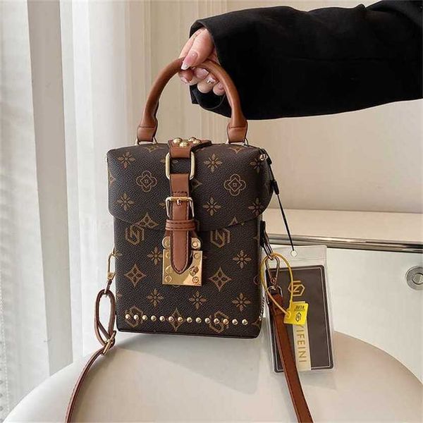26% off bag 2024 new launch designer handbag texture old flower box commuter phone versatile ins crossbody for women
26% off bag 2024 new launch designer handbag texture old flower box commuter phone versatile ins crossbody for women