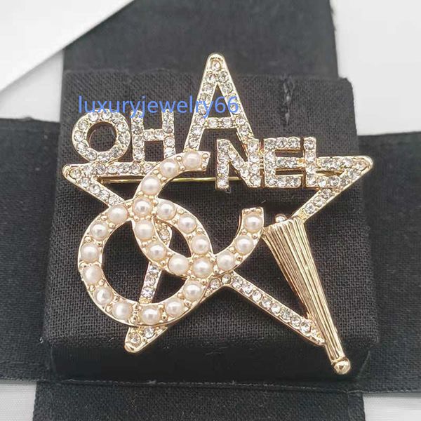 classic brand luxury desinger brooch women star inlay crystal rhinestone pearl letters brooches suit pin fashion jewelry clothing decoration, Gray
classic brand luxury desinger brooch women star inlay crystal rhinestone pearl letters brooches suit pin fashion jewelry clothing decoration, Gray