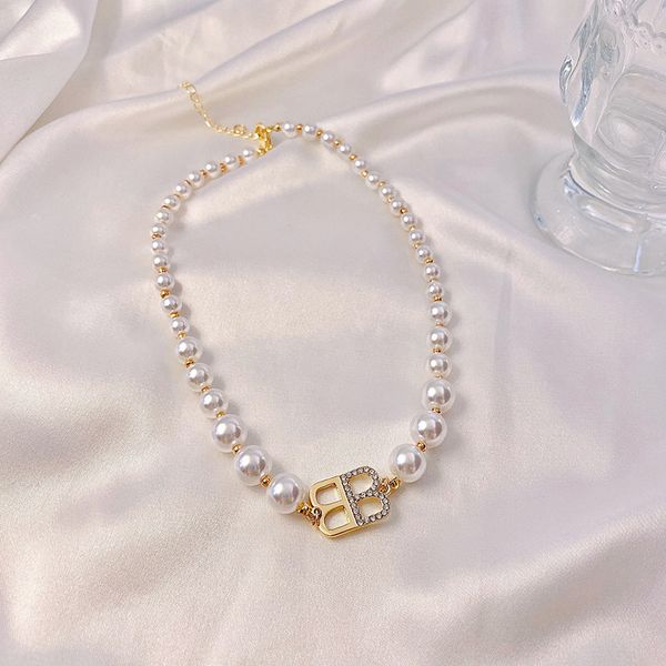 

Beautiful Women Jewelry White Pearl Letter BB Choker Necklace for Gift