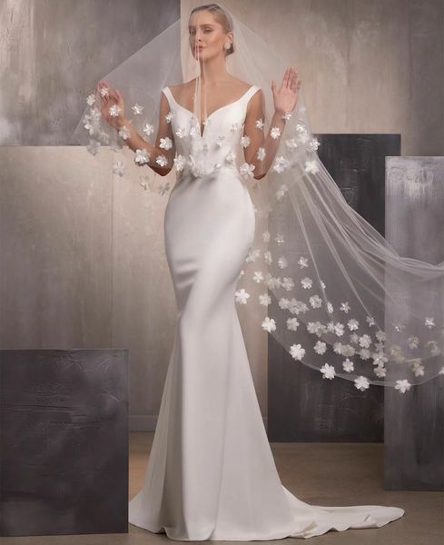 elegant long v-neck crepe wedding dresses mermaid sweep train ivory buttons back vestidos de novia abendkleider bridal gowns for women, White
elegant long v-neck crepe wedding dresses mermaid sweep train ivory buttons back vestidos de novia abendkleider bridal gowns for women, White