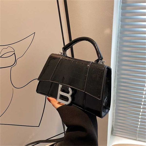 luxury handbag high-end hourglass bag women's 2023 new trendy and versatile hand internet red one shoulder crossbody 65% off store sale
luxury handbag high-end hourglass bag women's 2023 new trendy and versatile hand internet red one shoulder crossbody 65% off store sale