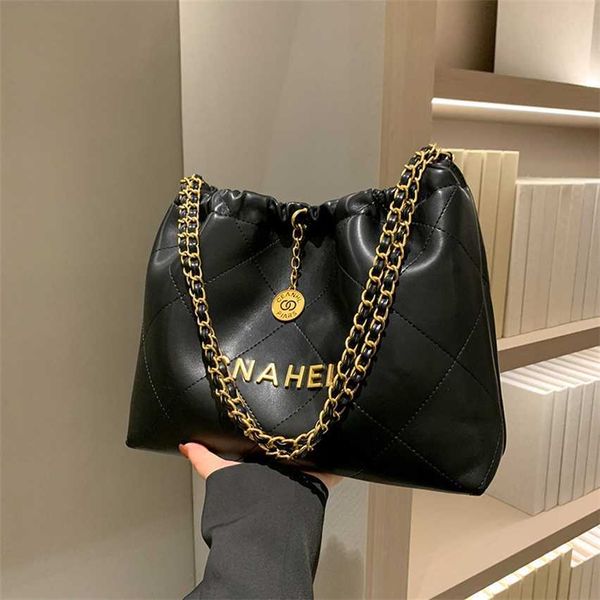 luxury handbag shop 85% off and summer 2023 new small fragrance chain gare shoulder large capacity tote leisure women's messenger bag a
luxury handbag shop 85% off and summer 2023 new small fragrance chain gare shoulder large capacity tote leisure women's messenger bag a