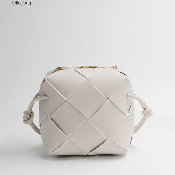versatile cassette small luxury bag leather classic bottegaas cowhide girl bags soft venetaas square 2023 spring knitted zipper women's
versatile cassette small luxury bag leather classic bottegaas cowhide girl bags soft venetaas square 2023 spring knitted zipper women's