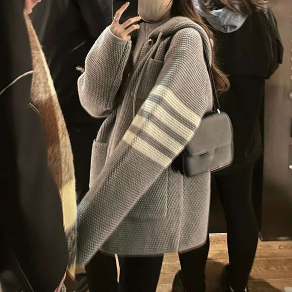 winter also sweater makes a girls high weight warm coat with hat can be taken off, White;black
winter also sweater makes a girls high weight warm coat with hat can be taken off, White;black