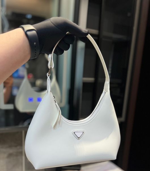 designer clutch bags designer shoulder bag luxurys handbags glossy leather purse designer woman handbag fashion bags solid color purses 24*2
designer clutch bags designer shoulder bag luxurys handbags glossy leather purse designer woman handbag fashion bags solid color purses 24*2