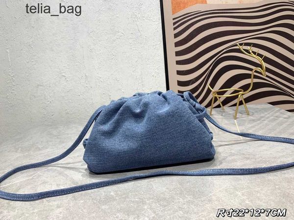 versatile luxury bag classic bottegaas denim pouch bags venetaas 2023 denim cloud one shoulder pleat messenger clip fashion handheld armpit
versatile luxury bag classic bottegaas denim pouch bags venetaas 2023 denim cloud one shoulder pleat messenger clip fashion handheld armpit