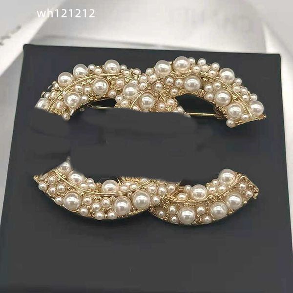 luxury designer pearl brooches fashion mens womens brand double letter pendant brooche sweater suit brought pin clothing jewelry accessories, Gray
luxury designer pearl brooches fashion mens womens brand double letter pendant brooche sweater suit brought pin clothing jewelry accessories, Gray
