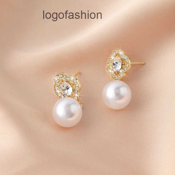 designer earrings for woman plated 925 silver luxury brand designers letters stud geometric famous women round crystal rhinestone earring we, Golden;silver
designer earrings for woman plated 925 silver luxury brand designers letters stud geometric famous women round crystal rhinestone earring we, Golden;silver