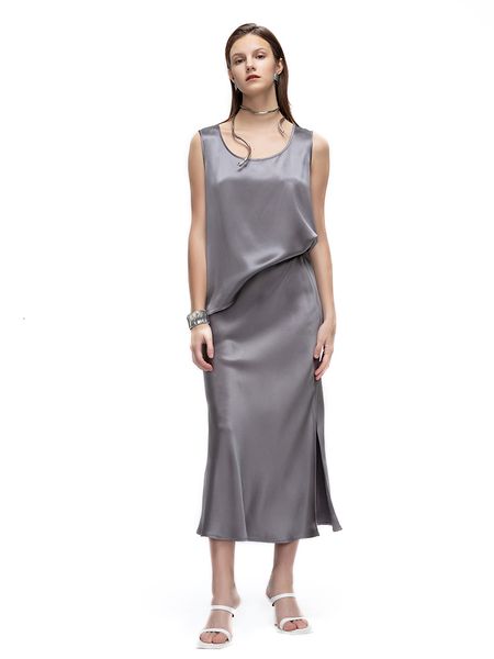 skirts 2023 fashion ladies 22mm plain crepe section silk smooth solid color split skirt 230828, Black
skirts 2023 fashion ladies 22mm plain crepe section silk smooth solid color split skirt 230828, Black