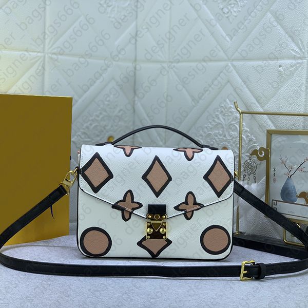 designer women messenger bags luxury shoulder bag letter embossing chain crossbody bags genuine leather designer bags clutch bags tote handb
designer women messenger bags luxury shoulder bag letter embossing chain crossbody bags genuine leather designer bags clutch bags tote handb