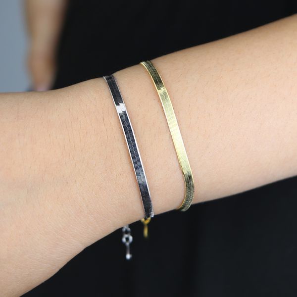 100% sterling silver new luxury classic fashion designer 3mm flat snake chain bangle elegant bracelet hip hop women lady party gift wholesal, Golden;silver
100% sterling silver new luxury classic fashion designer 3mm flat snake chain bangle elegant bracelet hip hop women lady party gift wholesal, Golden;silver