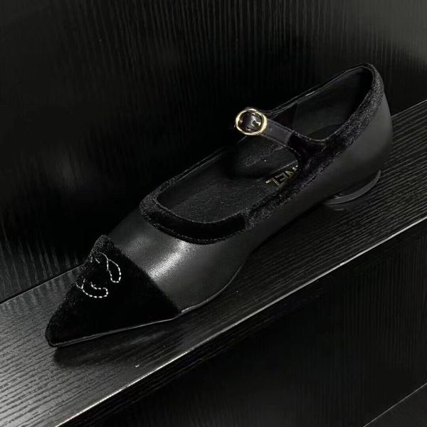 paris new high-quality women's dress shoes the latest fashion sports shoelaces chain head thick heel sandals light and comfortable casu, Black
paris new high-quality women's dress shoes the latest fashion sports shoelaces chain head thick heel sandals light and comfortable casu, Black