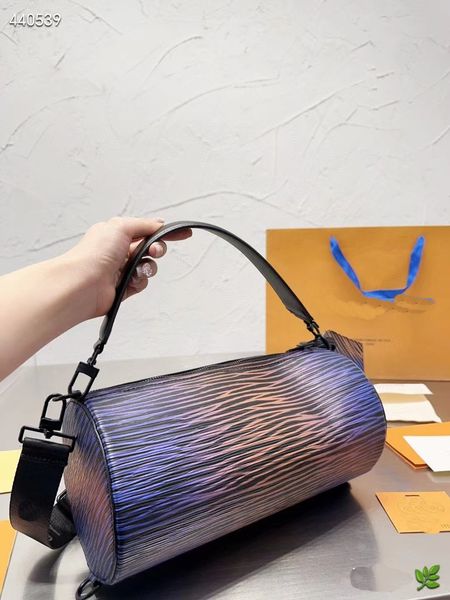 2023 new soft polochon cylinder bag mini mobile phone bag one shoulder diagonal bag designer lunch bag multifunctional classic atmospheric g
2023 new soft polochon cylinder bag mini mobile phone bag one shoulder diagonal bag designer lunch bag multifunctional classic atmospheric g
