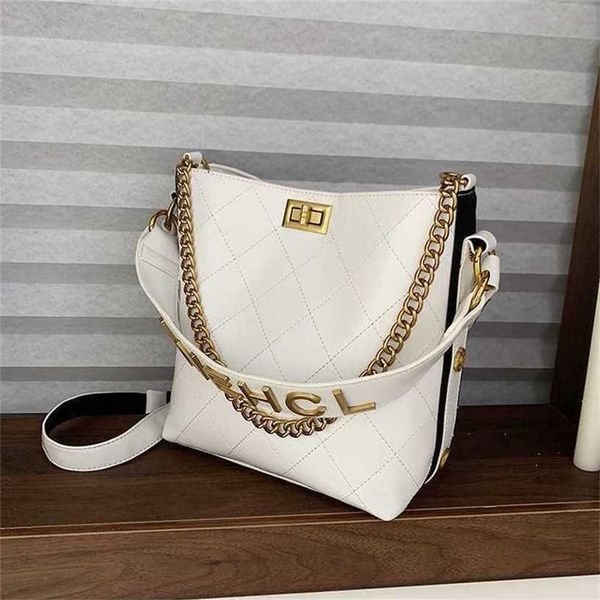 13% off bag 2024 new launch designer handbaglarge capacity for women new metal letter korean version one shoulder crossbody ins portable buc
13% off bag 2024 new launch designer handbaglarge capacity for women new metal letter korean version one shoulder crossbody ins portable buc