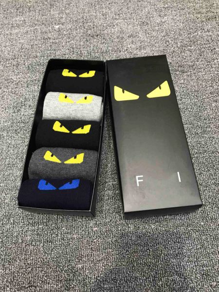 designer luxury mid tube socks fashion men's and women's casual cotton breathable small monster eye print 5 pair box socks, Black
designer luxury mid tube socks fashion men's and women's casual cotton breathable small monster eye print 5 pair box socks, Black