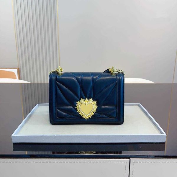 dgbag handbags crossbody bags designer bag 7 colors women luxury chain bag handbag fashion classic love metal sheet phone coin purse totes
dgbag handbags crossbody bags designer bag 7 colors women luxury chain bag handbag fashion classic love metal sheet phone coin purse totes