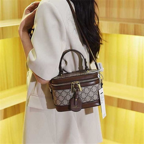 26% off bag 2024 new launch designer handbag baobao women's printing handheld small square versatile one crossbody makeup
26% off bag 2024 new launch designer handbag baobao women's printing handheld small square versatile one crossbody makeup
