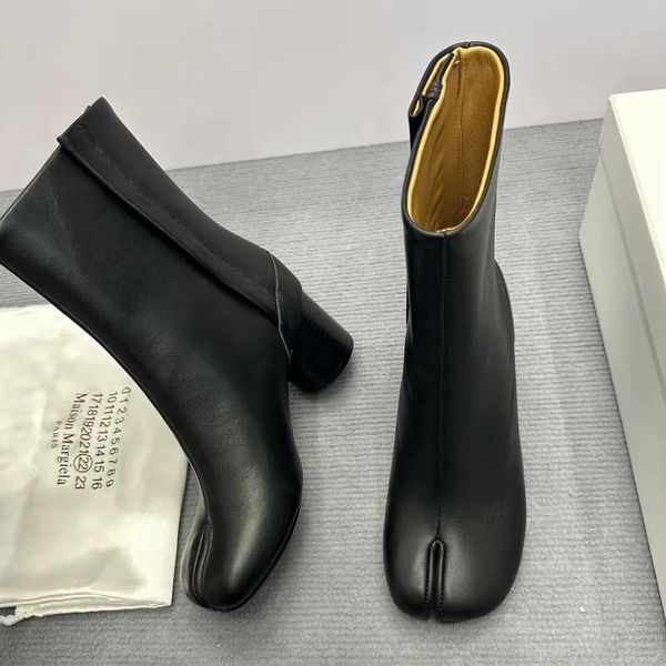 black calfskin split toe boots leather outsole ankle boots slip-on round toe block heel booties 8.5cm fashion boot side buckle women luxury
black calfskin split toe boots leather outsole ankle boots slip-on round toe block heel booties 8.5cm fashion boot side buckle women luxury