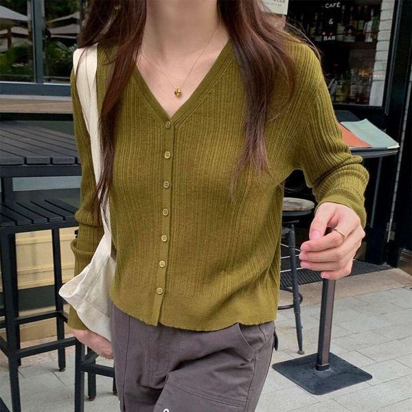 item title korean v neck sweater early autumn guangzhou line minimalist blouse for women all matching, White;black
item title korean v neck sweater early autumn guangzhou line minimalist blouse for women all matching, White;black