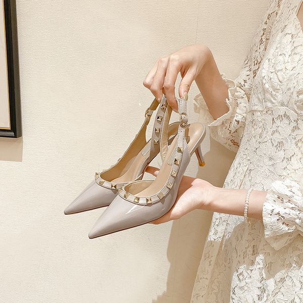 fashion pointed toe baotou shallow mouth single shoes shoes naked luxury lacquer leather riveted high heels slim heels size 34-40, Black
fashion pointed toe baotou shallow mouth single shoes shoes naked luxury lacquer leather riveted high heels slim heels size 34-40, Black