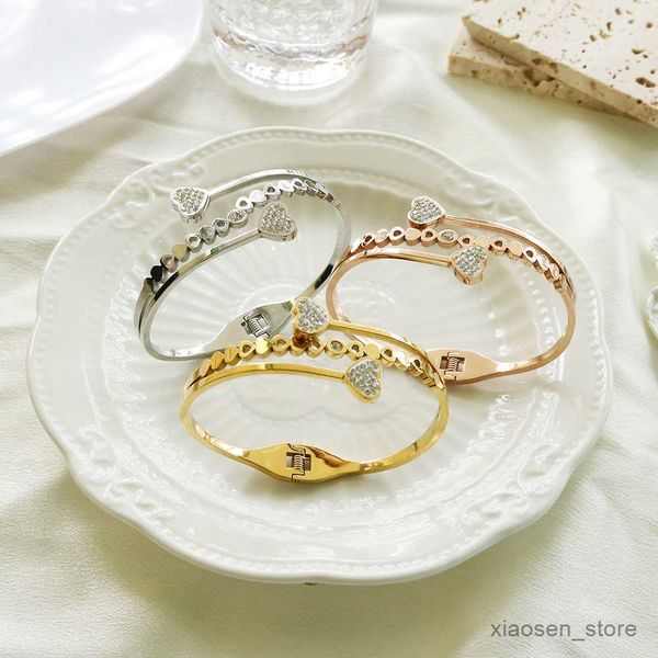 bracelets heart-shaped bangles stainless steel double-hearted crystal rhinestones spring bracelet for women girl love heart jewelry r230828, Golden;silver
bracelets heart-shaped bangles stainless steel double-hearted crystal rhinestones spring bracelet for women girl love heart jewelry r230828, Golden;silver