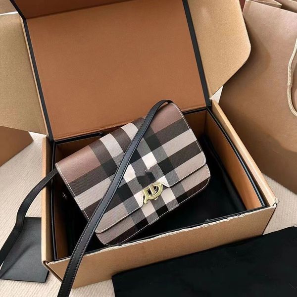 designer classic letter stripe underarm bag messenger bag oblique span mini hand saddle bag horizontal chain gift box
designer classic letter stripe underarm bag messenger bag oblique span mini hand saddle bag horizontal chain gift box
