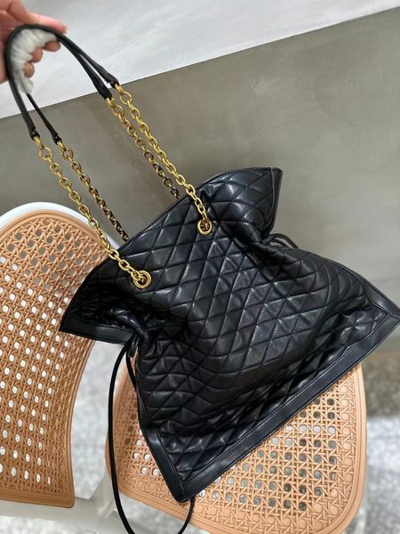 the new gaby quilted pattern one-shoulder slanted shopping bag high-end wallet men's and women's card bag a variety of colors with
the new gaby quilted pattern one-shoulder slanted shopping bag high-end wallet men's and women's card bag a variety of colors with