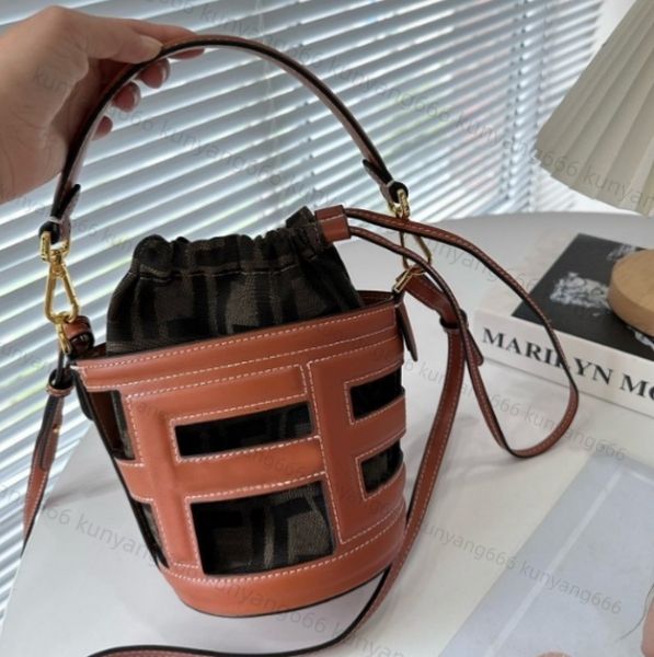 mini bucket bag luxury designer crossbody shoulder bags handbag women's fashion leather handbags handbag wholesale removable shoulders
mini bucket bag luxury designer crossbody shoulder bags handbag women's fashion leather handbags handbag wholesale removable shoulders