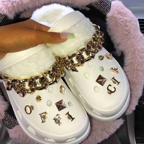 slippers new women's metal matching large size hole shoes winter slippers women's thick-soled women's shoes plus fluffy shoes, Black
slippers new women's metal matching large size hole shoes winter slippers women's thick-soled women's shoes plus fluffy shoes, Black