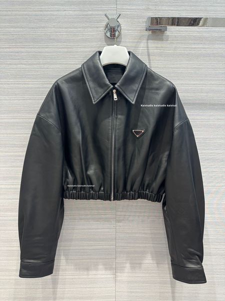 2023 autumn design casual versatile retro polo collar high waist short black motorcycle wear jacket coat women
2023 autumn design casual versatile retro polo collar high waist short black motorcycle wear jacket coat women