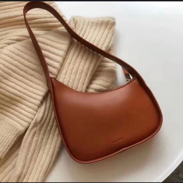 waist bags 2023 half moon single shoulder underarm bag for women summer small design fashion kendou same genuine leather handbag 230828
waist bags 2023 half moon single shoulder underarm bag for women summer small design fashion kendou same genuine leather handbag 230828