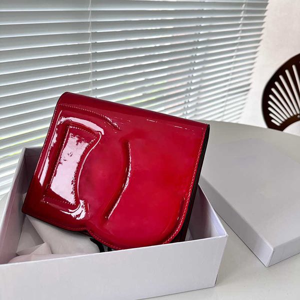 red flap bag designer crossbody bags black shoulder strap handbags vintage leather cross body bag d-g purse women handbag 230829
red flap bag designer crossbody bags black shoulder strap handbags vintage leather cross body bag d-g purse women handbag 230829