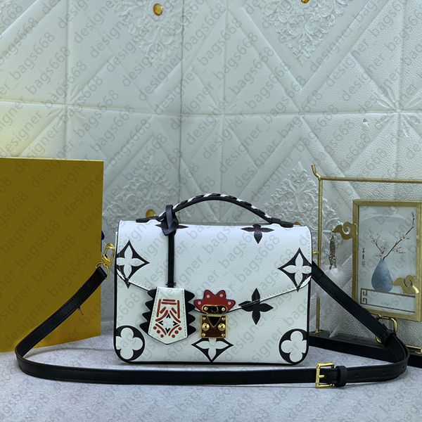 luxurys designers bag embossing flower pochette women handbag messenger bags genuine leather metis elegant womens shoulder crossbody bag
luxurys designers bag embossing flower pochette women handbag messenger bags genuine leather metis elegant womens shoulder crossbody bag