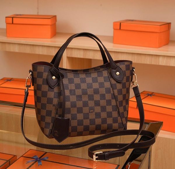 bag autumn new fashion high sense fashion large capacity portable shoulder bags niche commuter
bag autumn new fashion high sense fashion large capacity portable shoulder bags niche commuter