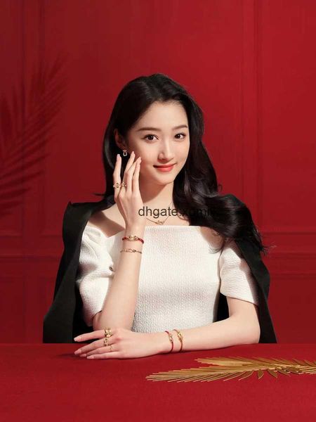 designer ring luxury fr ed fei horseshoe buckle 18k gold horseshoe buckle ring birthyear red rope male and female couple ring, Golden;silver
designer ring luxury fr ed fei horseshoe buckle 18k gold horseshoe buckle ring birthyear red rope male and female couple ring, Golden;silver