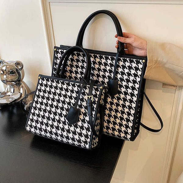 leisure large capacity bag for women new popular thousand bird checker handheld oblique straddle shoulder commuter tote 230828
leisure large capacity bag for women new popular thousand bird checker handheld oblique straddle shoulder commuter tote 230828