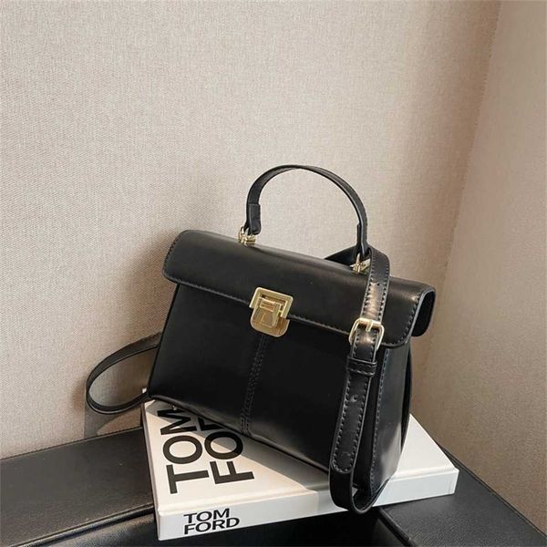 exquisite evening bags advanced handheld women's bag autumn and winter texture versatile fashion commuter work crossbody shoulder 23082
exquisite evening bags advanced handheld women's bag autumn and winter texture versatile fashion commuter work crossbody shoulder 23082