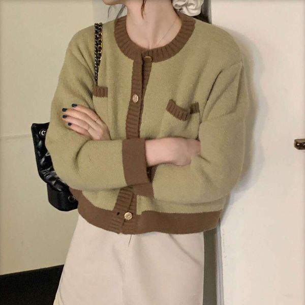 french soft glutinous style womens sweater western short small color matching coat women, White;black
french soft glutinous style womens sweater western short small color matching coat women, White;black