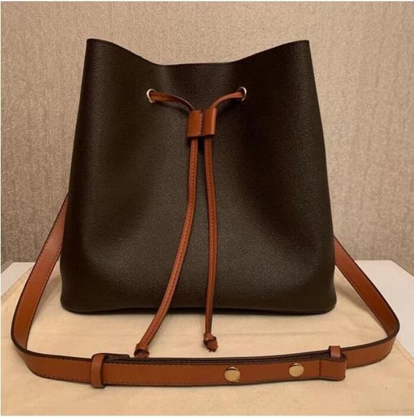 handbag women luxurys designers bags casual travel ribbon tote bag pu material fashion shoulder bag's wallet
handbag women luxurys designers bags casual travel ribbon tote bag pu material fashion shoulder bag's wallet