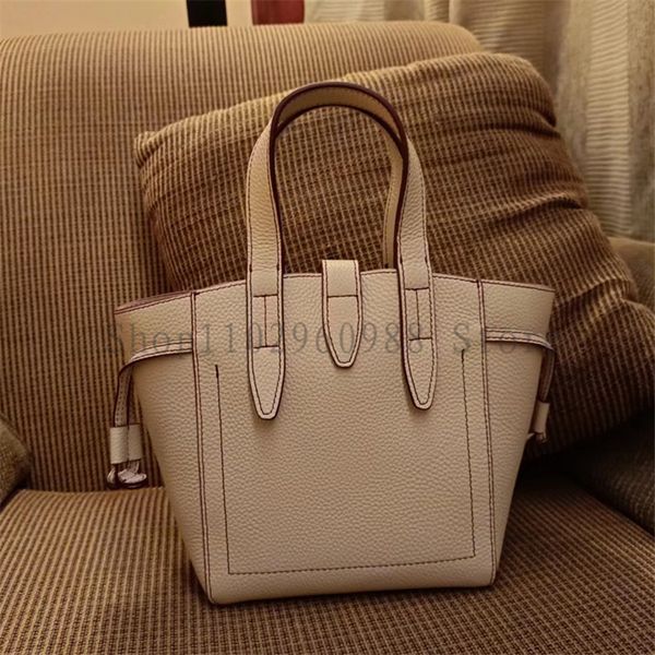 duffel bags fula 2023 bag designer bucket fle women handbag leather shoulder lady italy famous brand crossbody 230828
duffel bags fula 2023 bag designer bucket fle women handbag leather shoulder lady italy famous brand crossbody 230828
