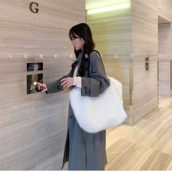 evening bags women's bag autumn and winter new white plush large capacity shoulder underarm tote 230828
evening bags women's bag autumn and winter new white plush large capacity shoulder underarm tote 230828