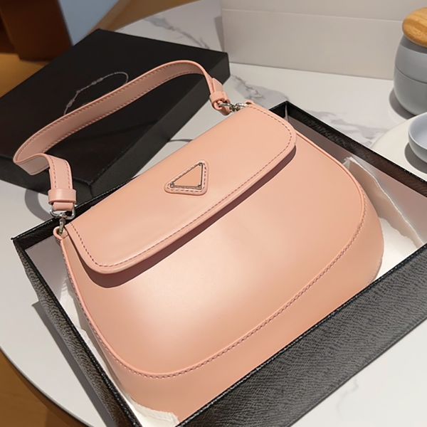 designer tote bag handbag new underarm bag shoulder bag triangle badge flap design stylish casual bag 02
designer tote bag handbag new underarm bag shoulder bag triangle badge flap design stylish casual bag 02