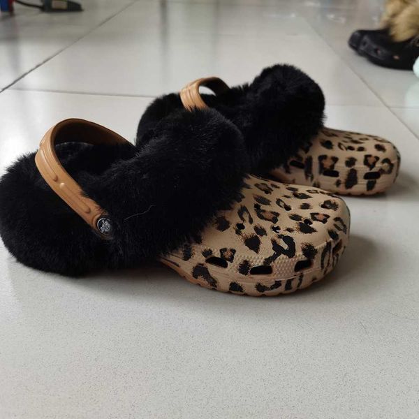 slippers 2022 new winter woolen sheep fur house slippers luxury indoors outdoor light-weight plain sandals for woman l0829, Black
slippers 2022 new winter woolen sheep fur house slippers luxury indoors outdoor light-weight plain sandals for woman l0829, Black