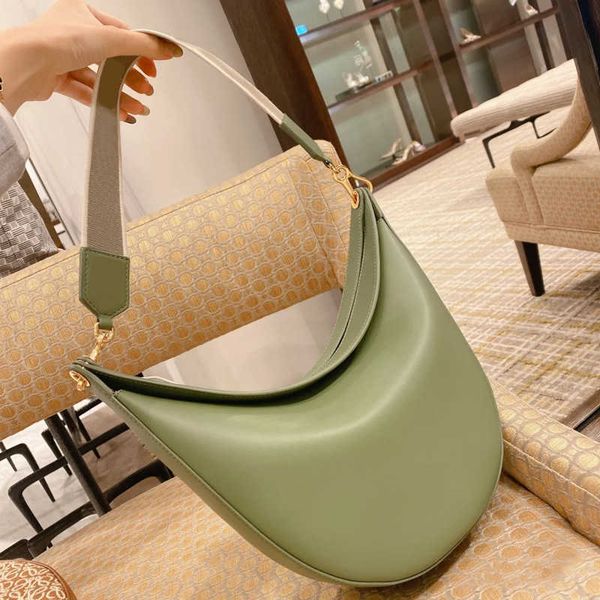 r crescent bags women's handbag high-end leather handheld saddles bag embroidery wide suspenders single shoulder underarm bag
r crescent bags women's handbag high-end leather handheld saddles bag embroidery wide suspenders single shoulder underarm bag