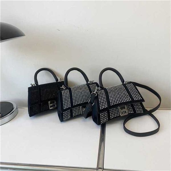 28% off bag 2024 new launch designer handbag early launch fashionable rhinestone saddle with texture of westernization trendy flash diamond
28% off bag 2024 new launch designer handbag early launch fashionable rhinestone saddle with texture of westernization trendy flash diamond