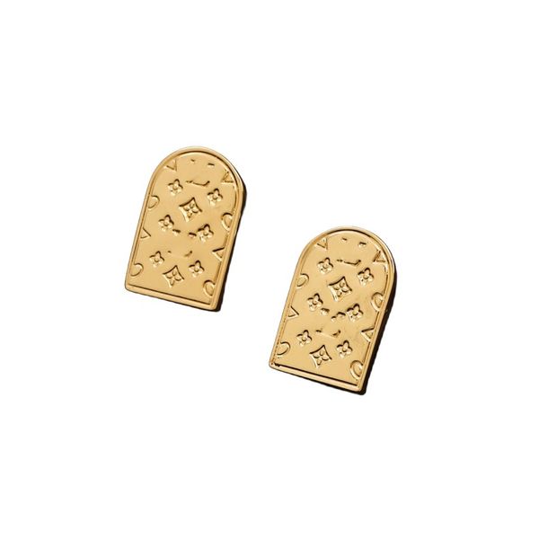 fashion stud earrings designer for women pearl earring luxury earring orecchini multi colors c letter jewelry women love earing 18k diamond, Golden;silver
fashion stud earrings designer for women pearl earring luxury earring orecchini multi colors c letter jewelry women love earing 18k diamond, Golden;silver
