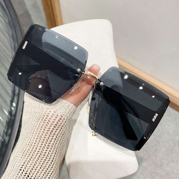 item style womens boxless sunglasses, White;black 
item style womens boxless sunglasses, White;black