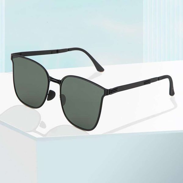 mens and womens patented anti ultraviolet polarized sunglasses for summer driving, White;black
mens and womens patented anti ultraviolet polarized sunglasses for summer driving, White;black