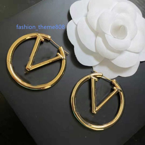 luxury designer jewelry earrings charms gold hoop earring ear studs for womens lady 925 silver letter geometric golden earrings wedding part
luxury designer jewelry earrings charms gold hoop earring ear studs for womens lady 925 silver letter geometric golden earrings wedding part